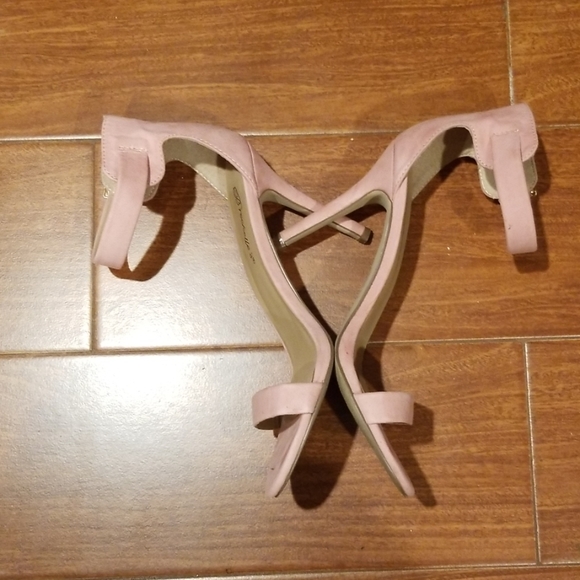 Sandals - Picture 2 of 5